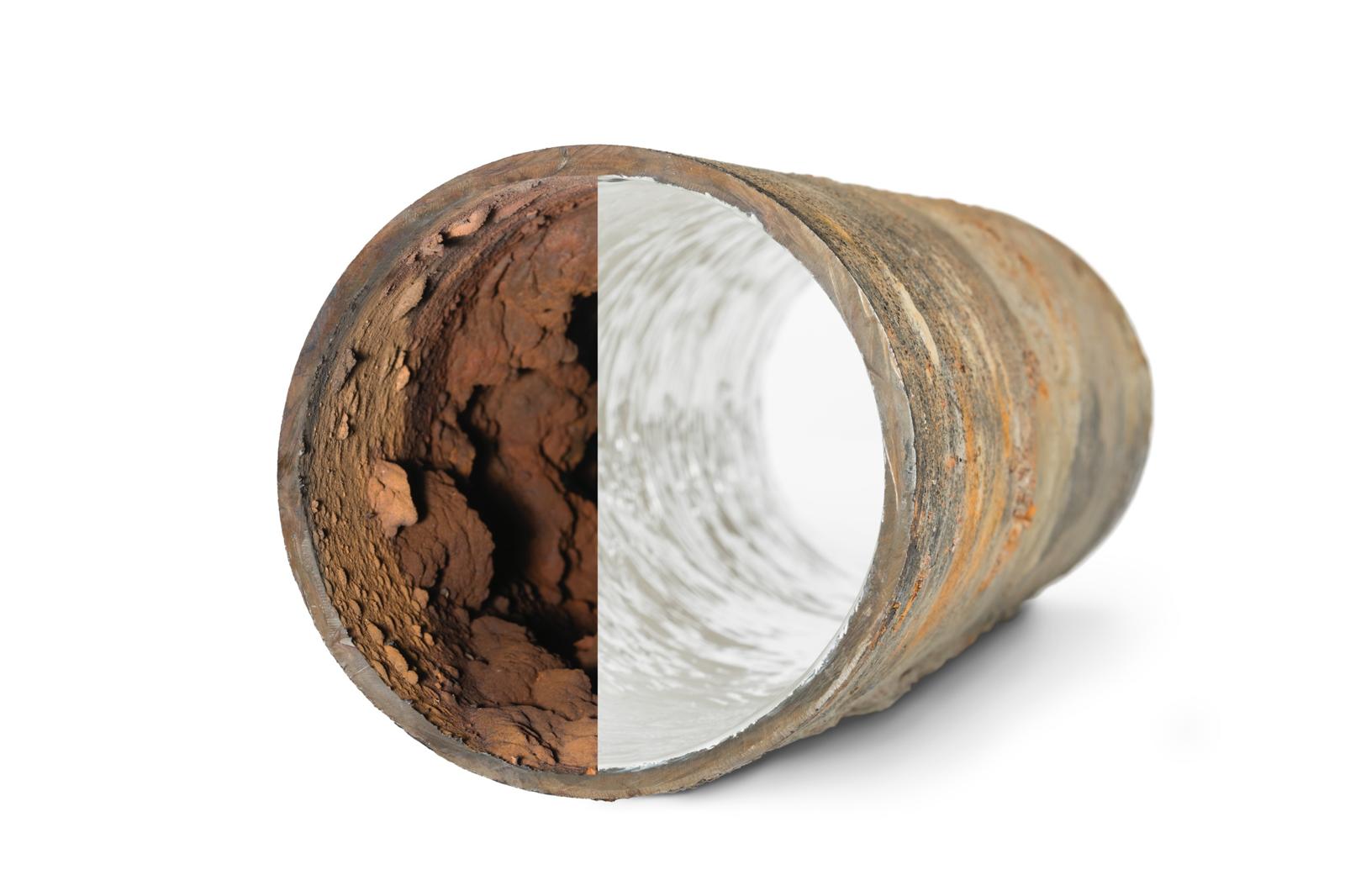 Doorsnede van een leiding vóór en na brush coating